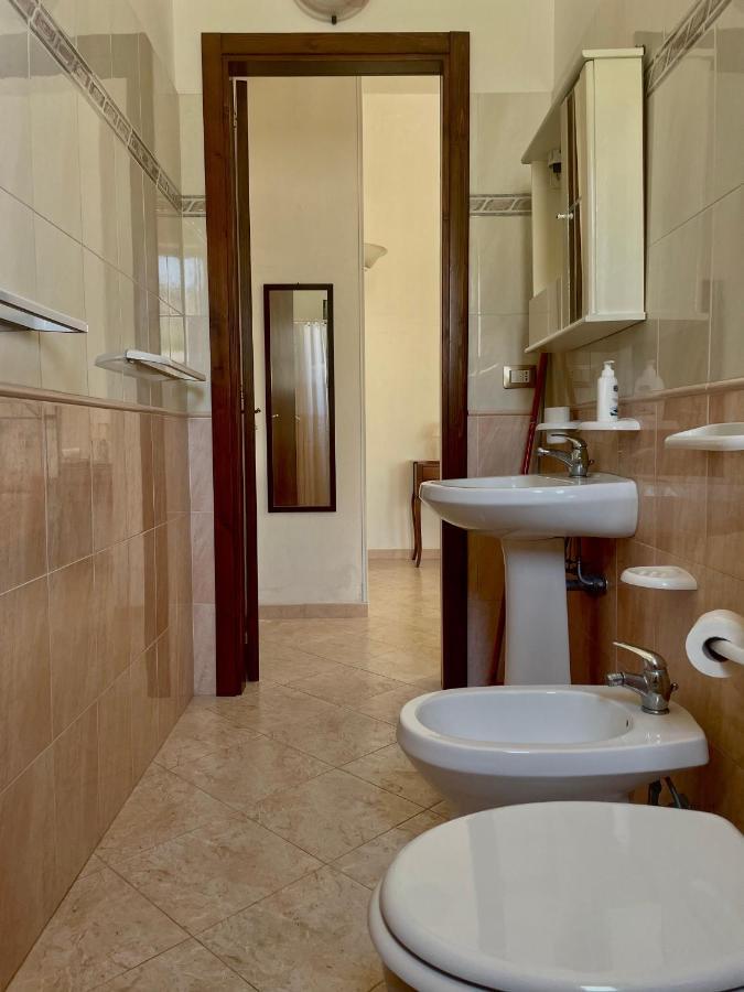 אוג'אנו לה קייזה La Rondine Bed And Breakfast מראה חיצוני תמונה