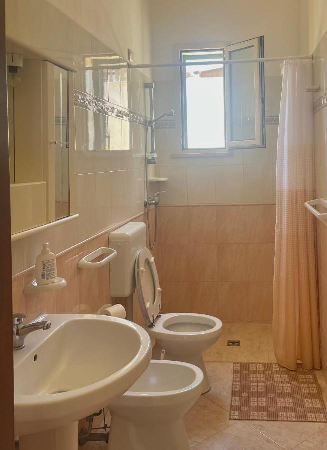 אוג'אנו לה קייזה La Rondine Bed And Breakfast מראה חיצוני תמונה